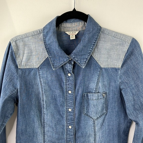 Guess two-tone Denim Chambray Pearl Snap  Blouse - Picture 2 of 12